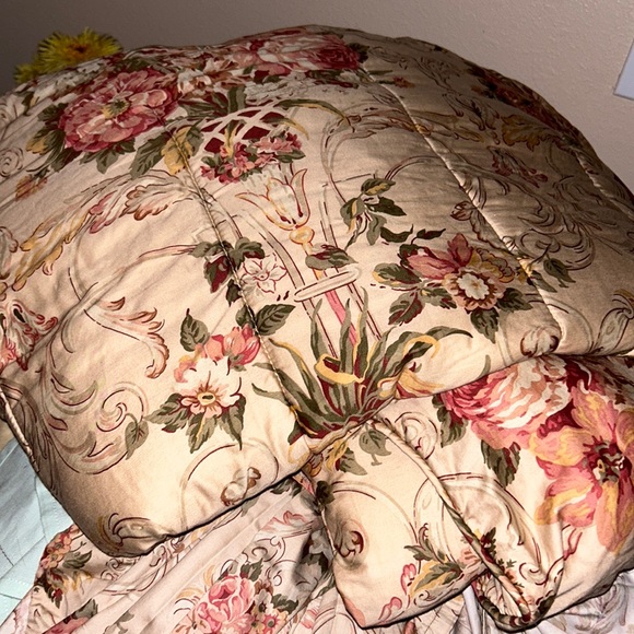 Ralph Lauren Bedding Ralph Lauren Guinevere King Comforter Poshmark